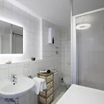 Center Apartment *