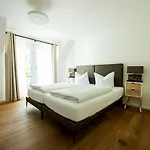 Center Apartment *