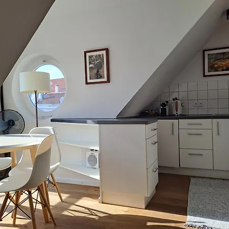 Center Apartment *